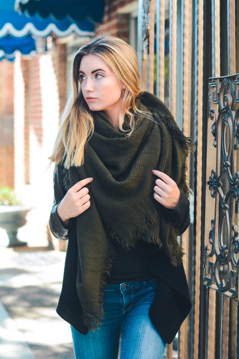 🍂 Cozy Chic: Open Weave Square Scarf in 5 Colors!