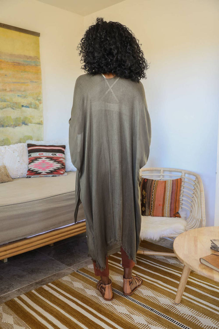 Breezy Beauty: Frayed Trim Kimono Summer Cover-Up 🪭