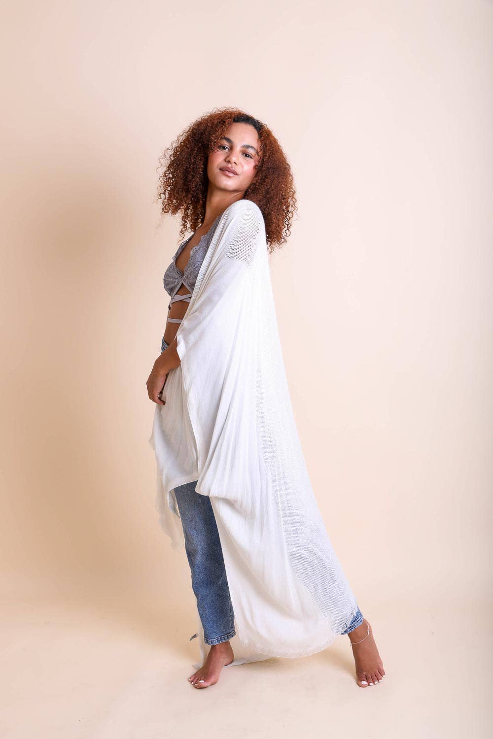 Breezy Beauty: Frayed Trim Kimono Summer Cover-Up 🪭