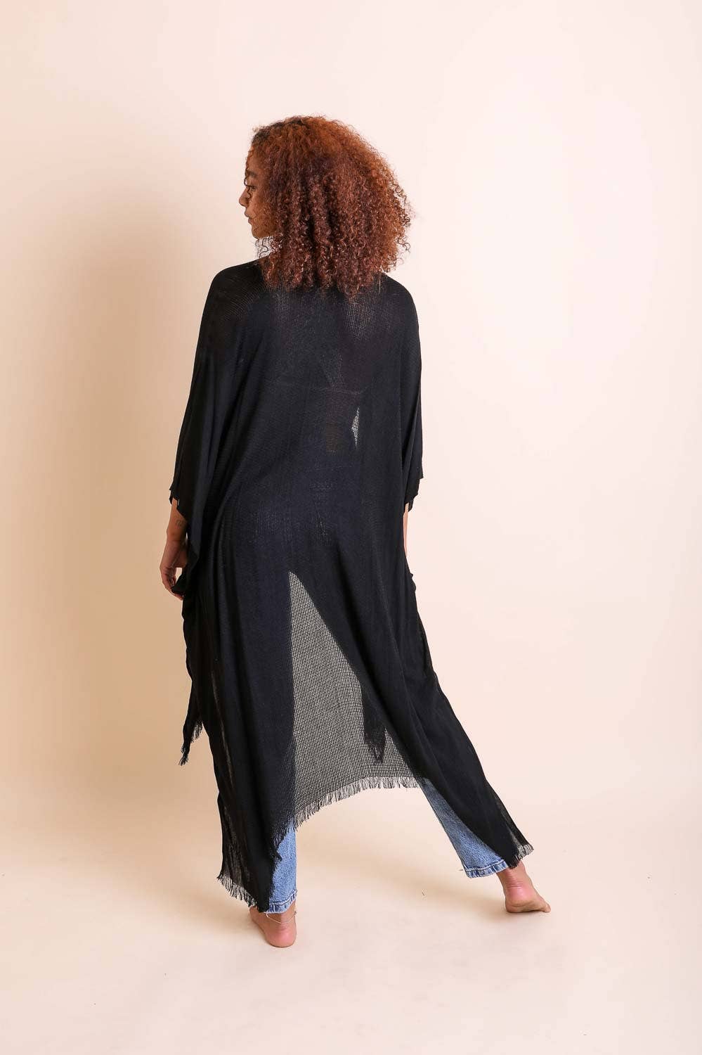 Breezy Beauty: Frayed Trim Kimono Summer Cover-Up 🪭